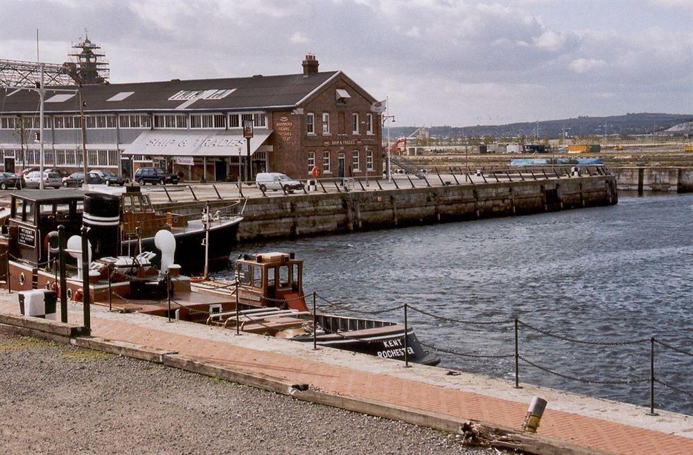 Hotel The Ship & Trades Chatham  Exterior foto